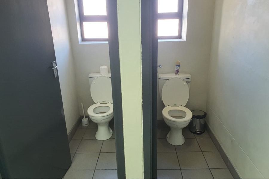 To Let commercial Property for Rent in Sidwell Eastern Cape